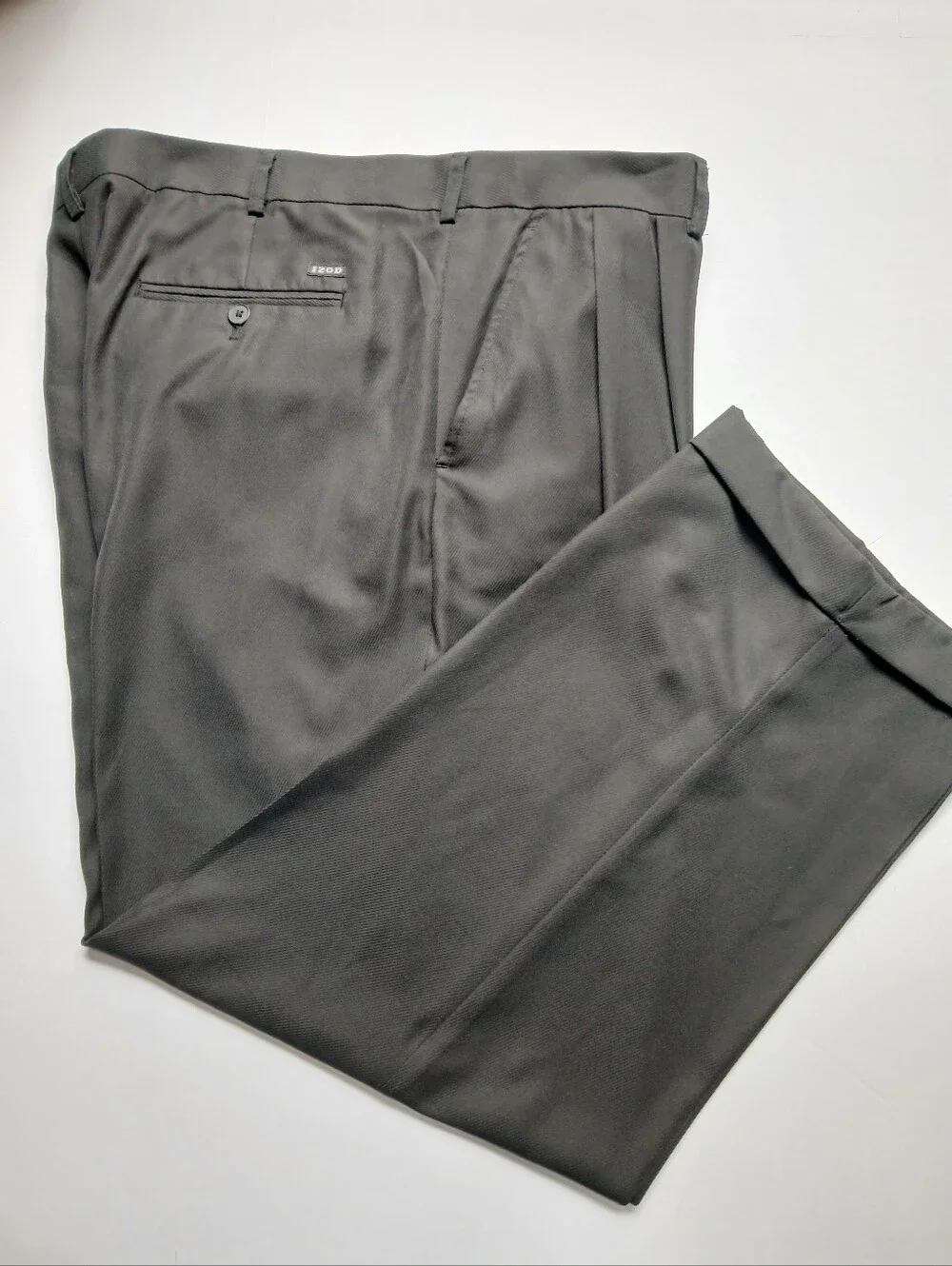 IZOD GOLF Men's Size 40 x 30 Black Dress Pants w/ Pockets, Pleated, Cuffed